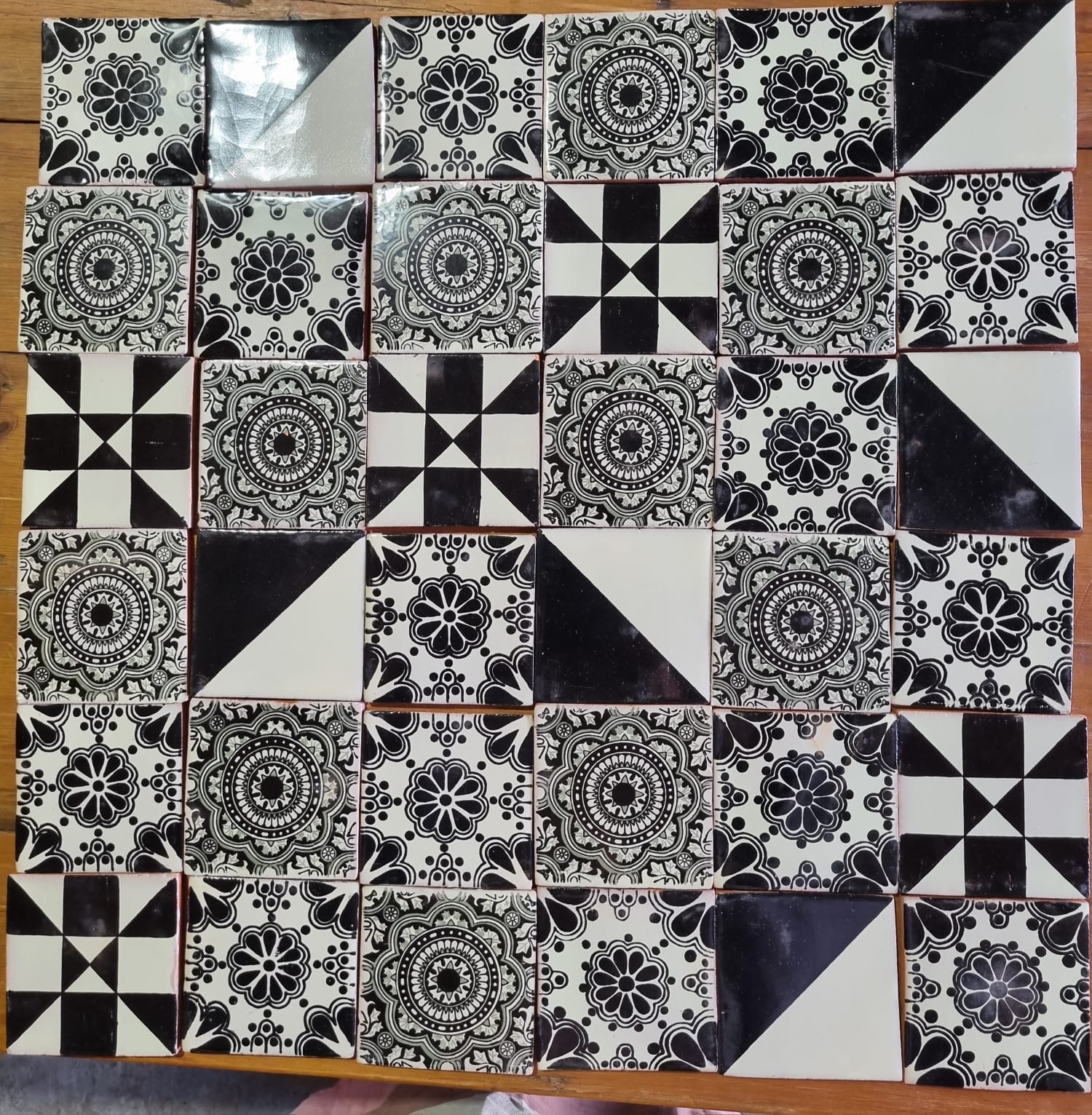 PRE-Packed Box OPTION G2 (GEOMETRIC MONOCHROME) (36 Tiles)