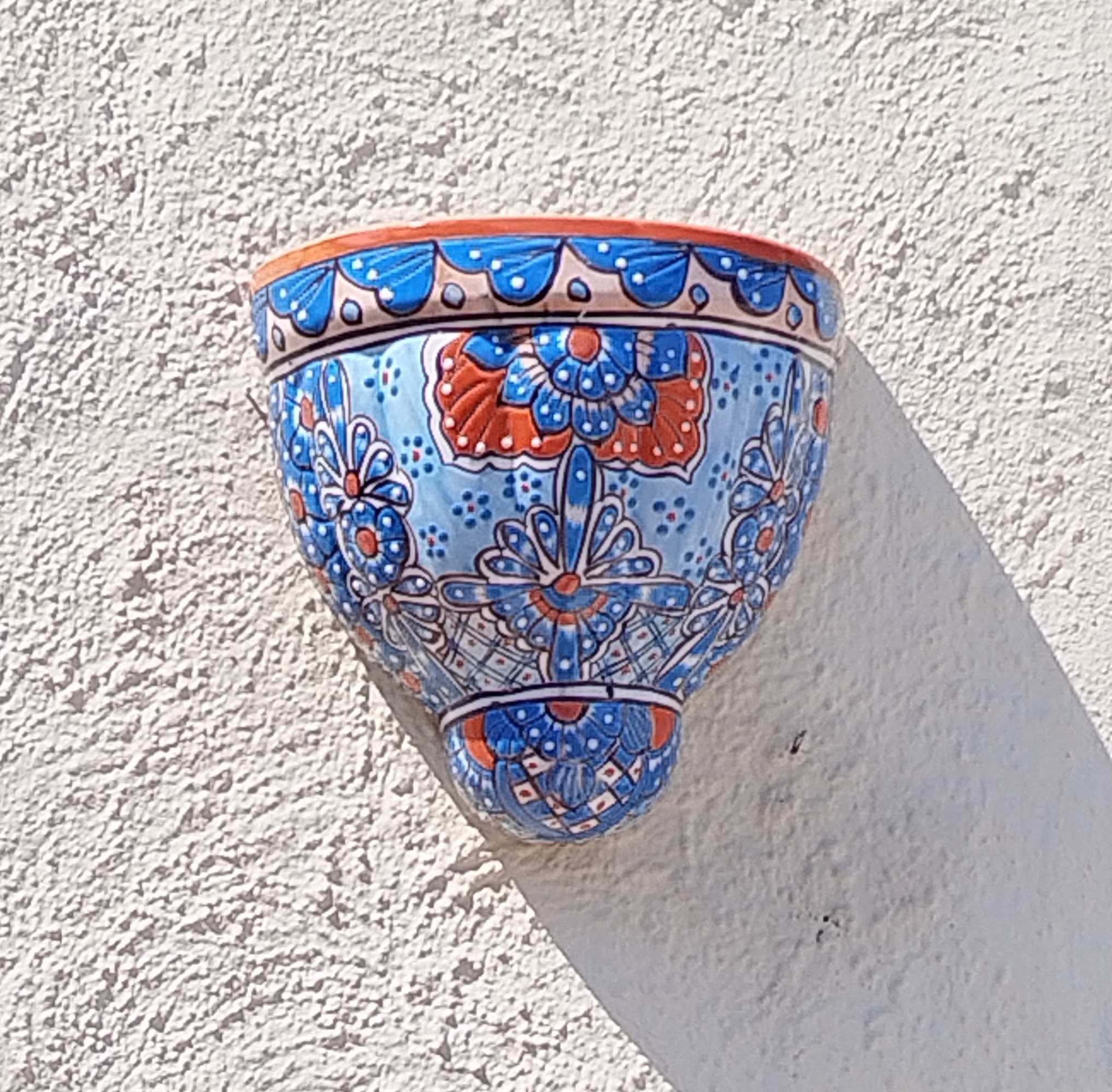 Hand Painted Ceramic Wall Flower Pot (Large) 32cm x 32cm