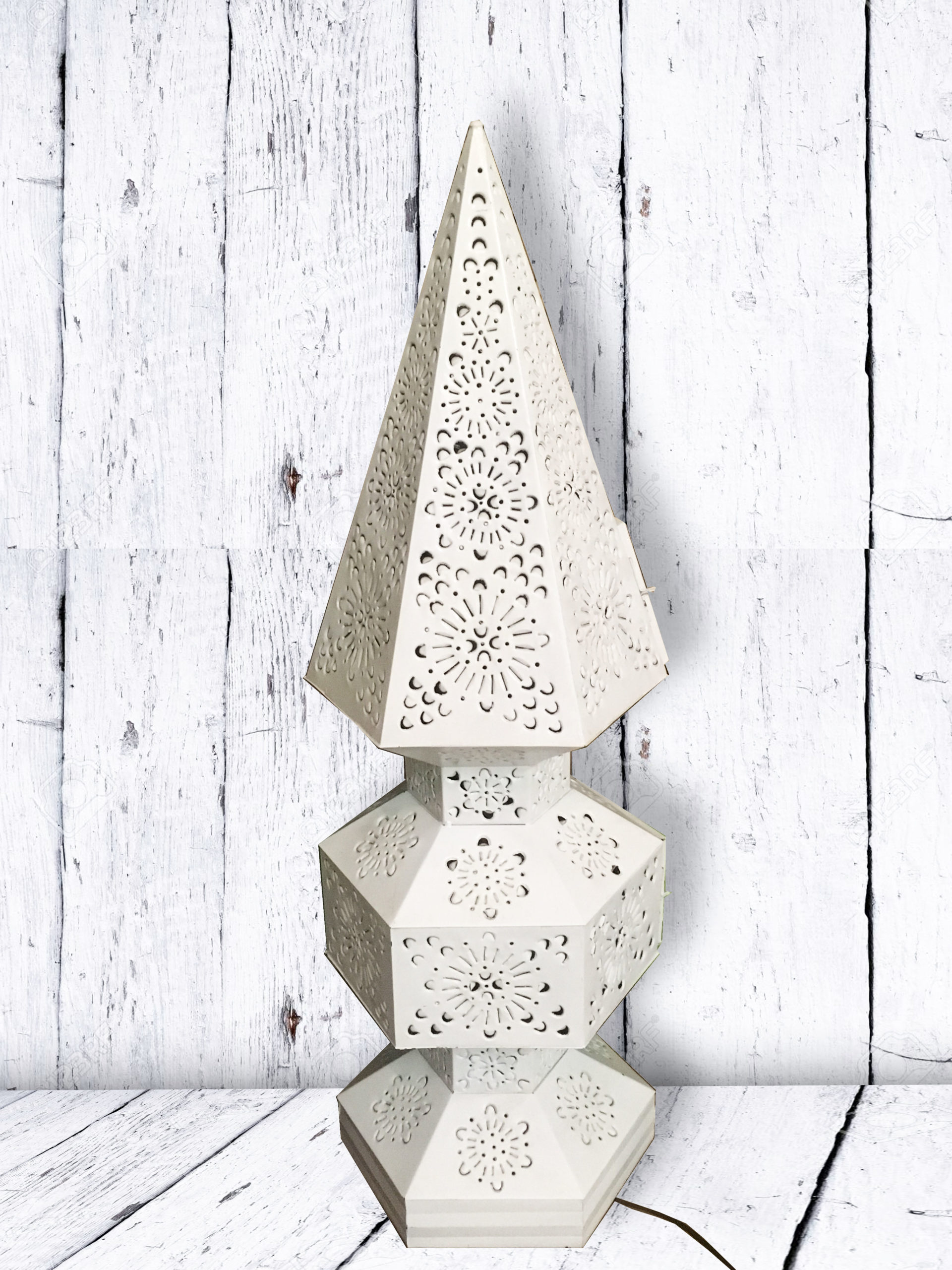 Cutout Obelisk Light-White (80cm)