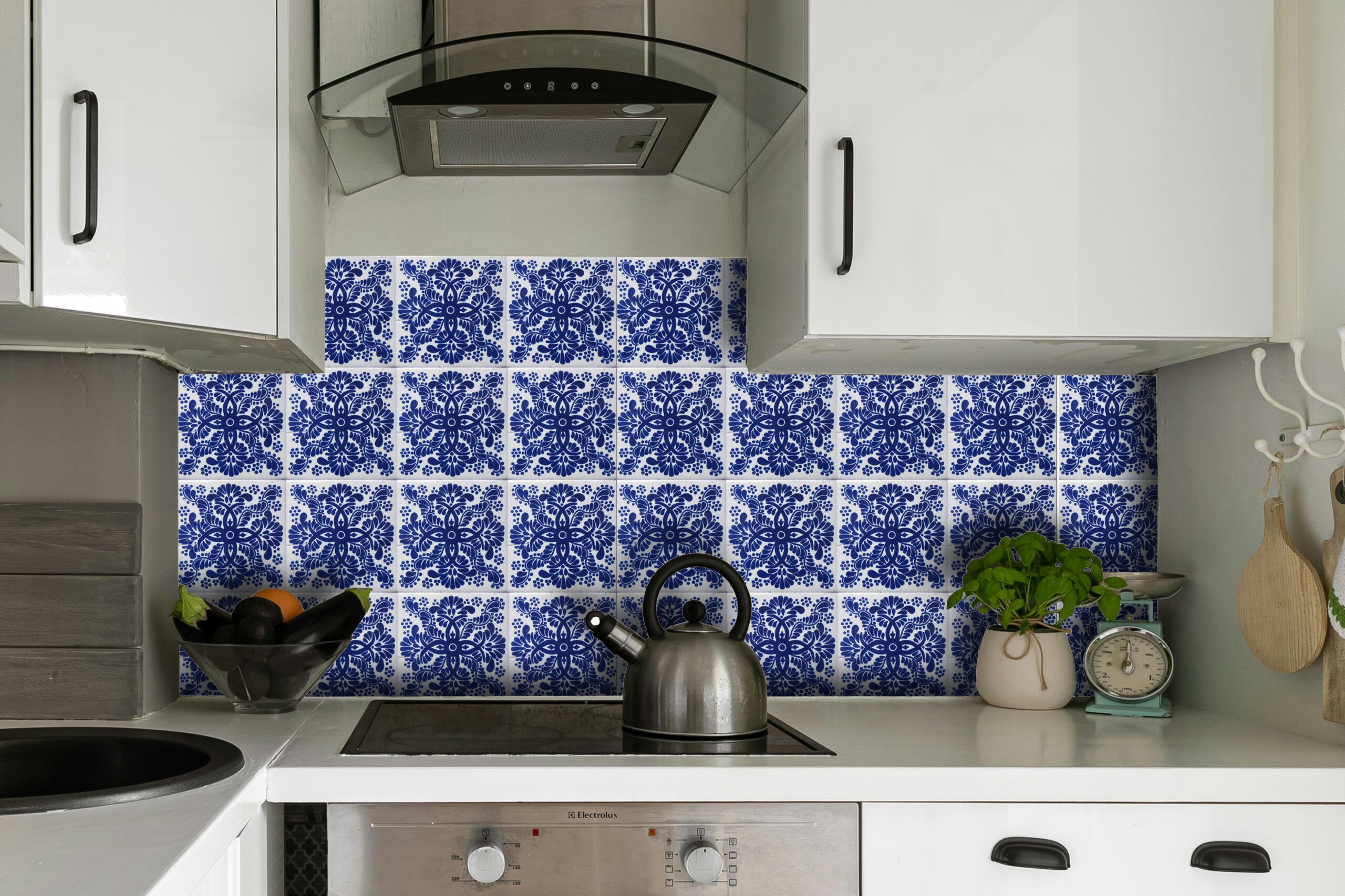 Mexican Talavera Tile – HAD008_COBALT (15.cm x 15.5cm)